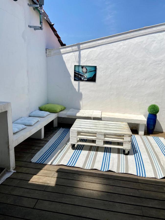 Agreable Maison De Ville Avec Une Belle Terrasse Англе Экстерьер фото