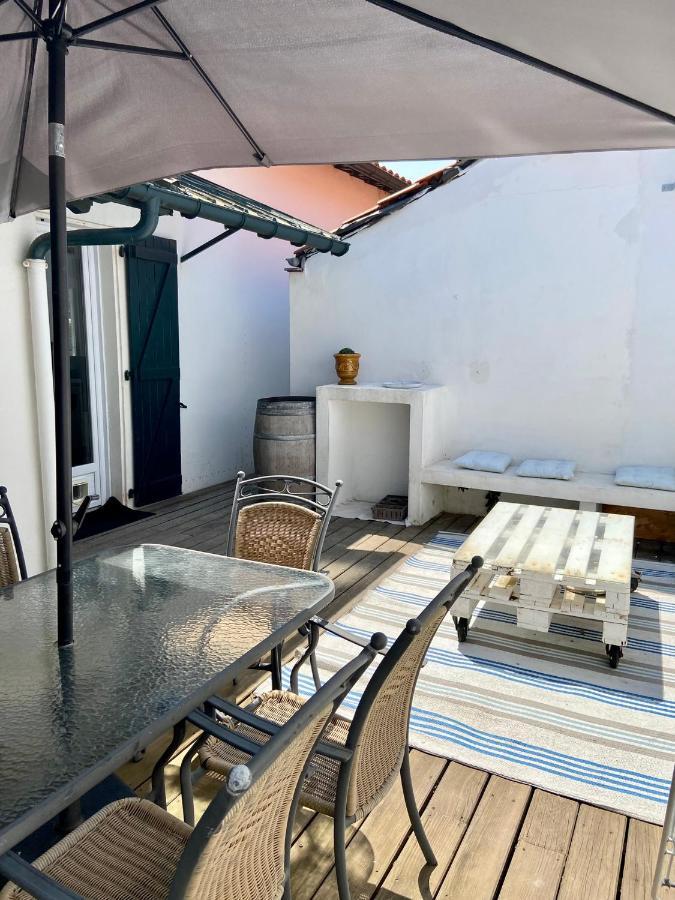 Agreable Maison De Ville Avec Une Belle Terrasse Англе Экстерьер фото